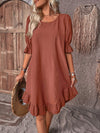 Shift-kleid - elegantes kleid für den sommer mit charmanten rüschendetails