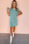 Ripp mini dress - hellblaues kleid mit rüschensäumen