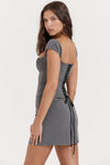 Graues strukturierte korsettkleid - schickes und elegantes damenoutfit